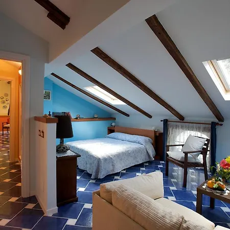 La Casa Di Donn'amelia 2*