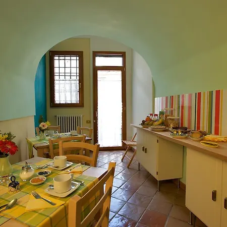 La Casa Di Donn'amelia 2*